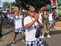 Danramil Beserta Anggota Babinsa Pengamanan Pawai dan Karnaval Peringati HUT RI ke 78 Kecamatan Puspo