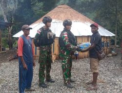Senang Mendapat Pengobatan Gratis Dari TNI, Mama Mey Telenggen Berterimakasih Kepada Satgas Yonif RK 115/ML