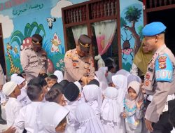 Serunya Anak-anak TK dan PAUD Raudhatul Al Khaira Saat Dikunjungi Kapolsek Peureulak