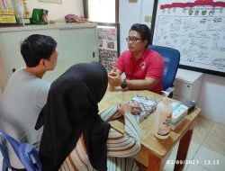 Sat Res Narkoba Polres Metro Bekasi Kota Melakukan Patroli dan Konseling di Kampung Tangguh Anti Narkoba RW 26 Kelurahan Pejuang, Kecamatan Medan Satria, Kota Bekasi