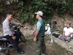 Bhabinkamtibmas Wilayah Hukum Polsek Caringin Polres Bogor Sambangi Tomas Desa Pasirmuncang Sampaikan Pesan Kamtibmas dan Ajak Cegah TPPO