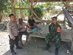 Sinergitas TNI – Polri Bhabinkamtibmas dan Babinsa Desa Cibadak Wilayah Tanjungsari Sambang dan Ajak warga nya dalam rangka menjaga kondusifitas wilayah