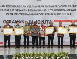 Wamendagri Tegaskan Gerakan Pembagian 10 Juta Bendera Merah Putih Untuk Perkuat Nasionalisme
