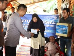 Jelang Hari Lalu Lintas Bhayangkara ke 68, Kapolres Kampar Berikan Bantuan Sosial Kepada Kaum Rentan
