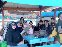 Kebersamaan Komunitas Organisasi Chakran Family Dan D’Lontara Weekend Di Pantai Biru Tanjung Bunga