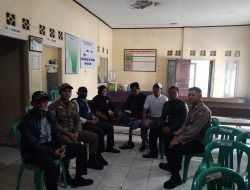Sinergitas Bhabinkamtibmas Wiayah Hukum Polsek Ciampea dan Sat Pol PP Kec. Tenjolaya Sambangi Tokoh Masyarakat dan Ajak Jaga Kamtibmas dan Juga Cegah TPPO