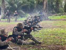 Personel Brimob Kalbar Tingkatkan Kemampuan Latihan Menembak,Dan Disipilin Mengunakan Senjata Api