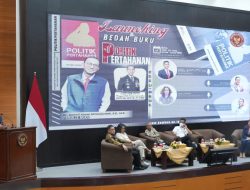 Karo Humas Buka Acara Launching dan Bedah Buku “Politik Pertahanan” Karya Dr. Dahnil Anzar Simanjuntak, S.E., M.E