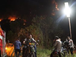 Gunung Jayanti Palabuhanratu Terbakar, Kapolres Sukabumi Bersama Dandim Siaga di Pemukiman