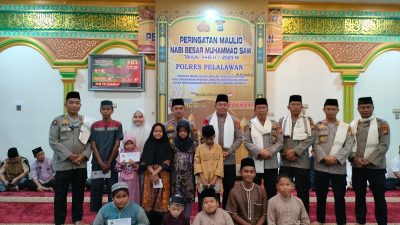 Gelar Maulid Nabi Muhammad SAW 1445 H, Kapolres Pelalawan Ajak Jamaah Masjid Baitussalamah Tauladani Akhlak Rasulullah