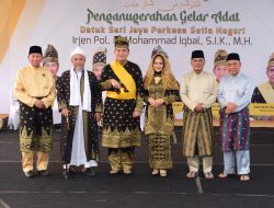 Dianugerahi Gelar Datuk Seri Jaya Perkasa Setia Negeri, Kapolda Riau Menggelar Pesta Rakyat