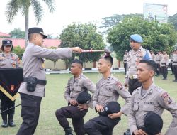 6 Bintara Remaja Polres Kampar Ikuti Tradisi Pembaretan