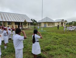 Tanamkan Kedisiplinan Dan Mental Kejuangan Satgas Yonif 122/TS Pos Pitewi Berikan Wawasan Kebangsaan Kepada Siswa-Siswi SDN Pitewi