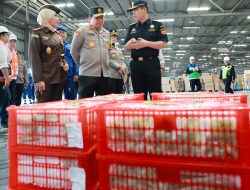 Pastikan Ekport Import Lancar Kapolda Jatim Bersama Kajati dan Kakanwil Bea Cukai Sidak Pelabuhan Petikemas