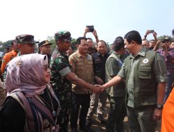 Dandim 0819/Pasuruan Sambut Kepala BNPB RI dan Pangdam V/Brw Dalam Rangka Pemantauan Karhutla Gunung Arjuno