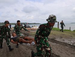 Koarmada III Gandeng Instansi Maritim Gelar Manuver Lapangan Latihan Penanggulangan Bencana di Perairan Katapop Selat Sele