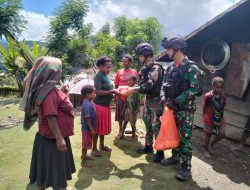 Satgas Yonif RK 115/ML Berbagi Kebahagiaan Dengan Memberikan Sembako Kepada Masyarakat Kampung Tirineri