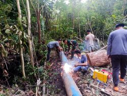 Masyarakat Resah Air Tidak Mengalir Satgas Yonif 122/TS Pos Kout Lakukan Ini