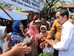 Tinjau Pasar Kranggot, Presiden Jokowi: Harga Bahan Pangan Sangat Baik