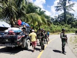 Jaga Stabilitas Keamanan Di Perbatasan Papua Satgas Yonif 122/TS Pos Kalilapar Gelar Pemeriksaan Sepanjang Jalan Trans Papua