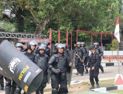 Personil Satbrimob Polda Kalbar Latihan Anti Anarkis, Dalam Meningkatkan Kemampuan