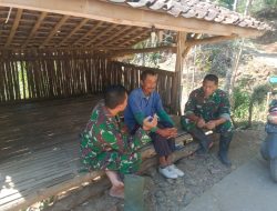 Disela Patroli Antisipasi Dan Cegah Karhutla, Koramil 04/Nguntoronadi Berikan Sosialisasi Kepada Warga