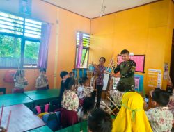 Tanamkan Bakat Seni Sejak Dini Satgas Yonif Pos Kotis Mengajar Dasar Seni Alat Musik Angklung Di TK Pir IV Papua