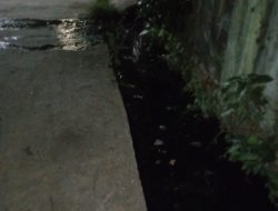 Warga Perumnas Blok 10 Manggala keluhkan Drainase (Selokan) Banyak Sampah Dan Sering Banjir Bila Musim Hujan Tiba