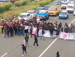 Aksi Unjuk Rasa Mahasiswa Unpak Blokade Jalan Tol Jagorawi Hingga Tutup Akses Mall, Menuai Banyak Kecaman