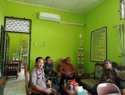 Sinergitas TNI – Polri Wilayah Hukum Polsek Cijeruk Kunjungi Tokoh Masyarakat Binaan Beri Himbauan Kamtibmas dan Ajak Cegah TPPO