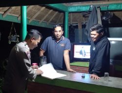 Bhabinkamtibmas Wilayah Hukum Polsek Csr (Cisarua) Polres Bogor Monitoring Wilayah dan Cek Pos Kamling Sampaikan Pesan Kamtibmas dan Ajak Cegah TPPO