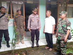 Kapolsek Cigudeg Didampingi Bhabinkamtibmas dan Babinsa Wujud Sinergitas di Wilayah Hukum Polsek Cigudeg Giat Monitoring Wilayah Binaan Beri Himbauan Kamtibmas, Dalam Rangka Memberikan Rasa Aman Serta Mewujudkan Tertib Sosial di Masyarakat Desa Dan Ajak Cegah TPPO