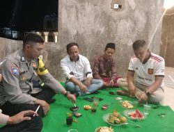 Kapolsek Tamansari dan Bhabinkamtibmas Desa Tamansari Saat Melaksanakan Silaturahmi Dengan Warga Binaan Ajak Kamtibmas dan Cegah TPPO