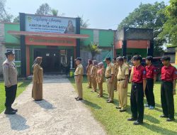 Bhabinkamtibmas Wilayah Hukum Ciomas Polres Bogor Laksanakan Apel Bersama Dengan Staf Desa Kota Batu Ajak Jaga Kamtibmas Dan Ajak Cegah TPPO