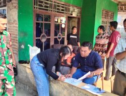 Agar Tepat Sasaran Babinsa Kawal Pendistribusian Beras Di Desa Kertajaya