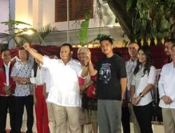 Kenakan Kaos Bergambar ‘Prabowo’ Saat Kunjungan PSI ke Kertanegara, Kaesang: Saya kan Ngefans