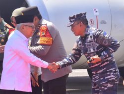 Danlantamal VI Turut Hadiri Prosesi Penyambutan Wapres RI Transit di Makassar