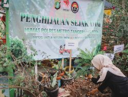 Peringati HUT Humas Polri Ke- 72, Humas Polres Metro Tangerang Kota Tanam Pohon Untuk Penghijauan