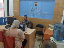 Ka SPKT Wilayah Hukum Polsek Citeureup Memberikan Pelayanan Publik Dengan Humanis