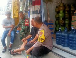 Sinergitas TNI – POLRI Desa Cisarua Wilayah Hukum Polsek Nanggung Polres Bogor Sambang Warga Beri Pesan Kamtibmas Dan Beri Edukasi TPPO