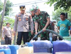 Krisis Air, Dandim 0619/Purwakarta Distribusikan Air Bersih Kepada Warga