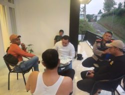 Bhabinkamtibmas Desa Sukamahi Wilayah Hukum Polsek Megamendung Hadir Di Tengah – Tengah Masyarakat Demi Menciptakan Situasi Yang Kondusif