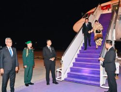 Dari RRT, Presiden Jokowi dan Ibu Iriana Tiba di Riyadh