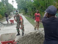 Bentuk Kepedulian, Babinsa Koramil 1710-02/Timika Bantu Warga Timbun Halaman Rumah