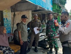 Sinergitas TNI – Polri Wilayah Hukum Polsek Sukamakmur Monitoring Wilayah Beri Pesan Kamtibmas dan Beri Edukasi TPPO