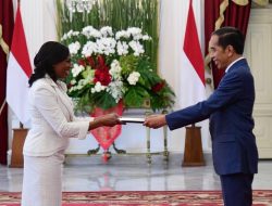 Presiden Jokowi Terima Surat Kepercayaan 12 Duta Besar Negara Sahabat