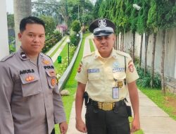 Untuk Menciptakan Keamanan, Bhabinkamtibmas Desa Cipayung Wilayah Hukum Polsek Megamendung Polres Bogor Sambang Security Ajak Jaga Kamtibmas Dan Beri Edukasi TPPO