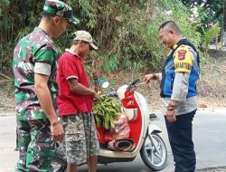 Sinergitas TNI – Polri Wilayah Hukum Polsek Rancabungur Lakukan Sambangi Warga dan Beri Pesan Kamtibmas