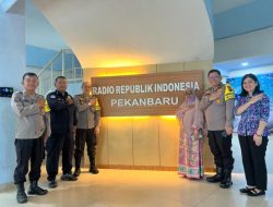 Wujudkan Pemilu Damai 2024, Team OMB Humas Polda Riau Gandeng RRI Pekanbaru