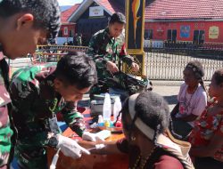 Peringati HUT ke-78 Kesehatan TNI AD, Satgas Yonif 330 Gelar Pemeriksaan Kesehatan dan Pengobatan Gratis Untuk Warga Intan Jaya